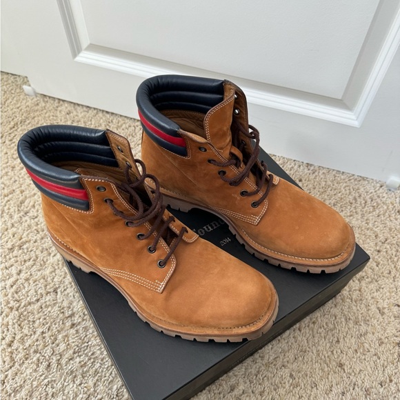 Selling my Gucci Lace up sedue boots - Picture 6 of 7